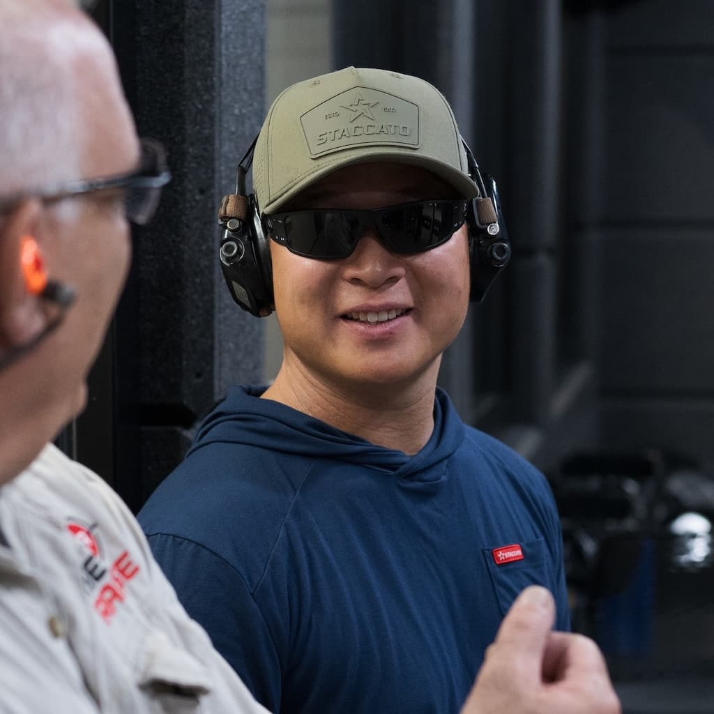 SOCIAL CARD TONAL HAT 8