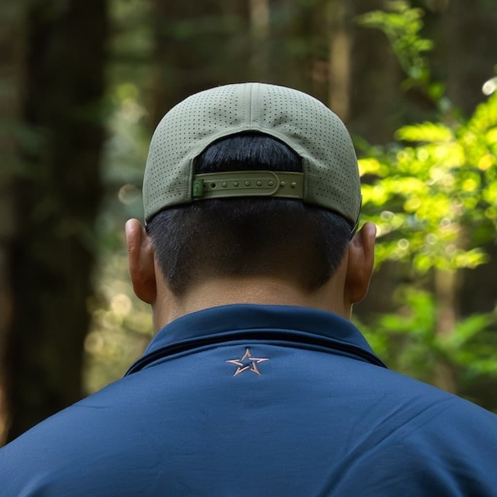 SOCIAL CARD TONAL HAT 7